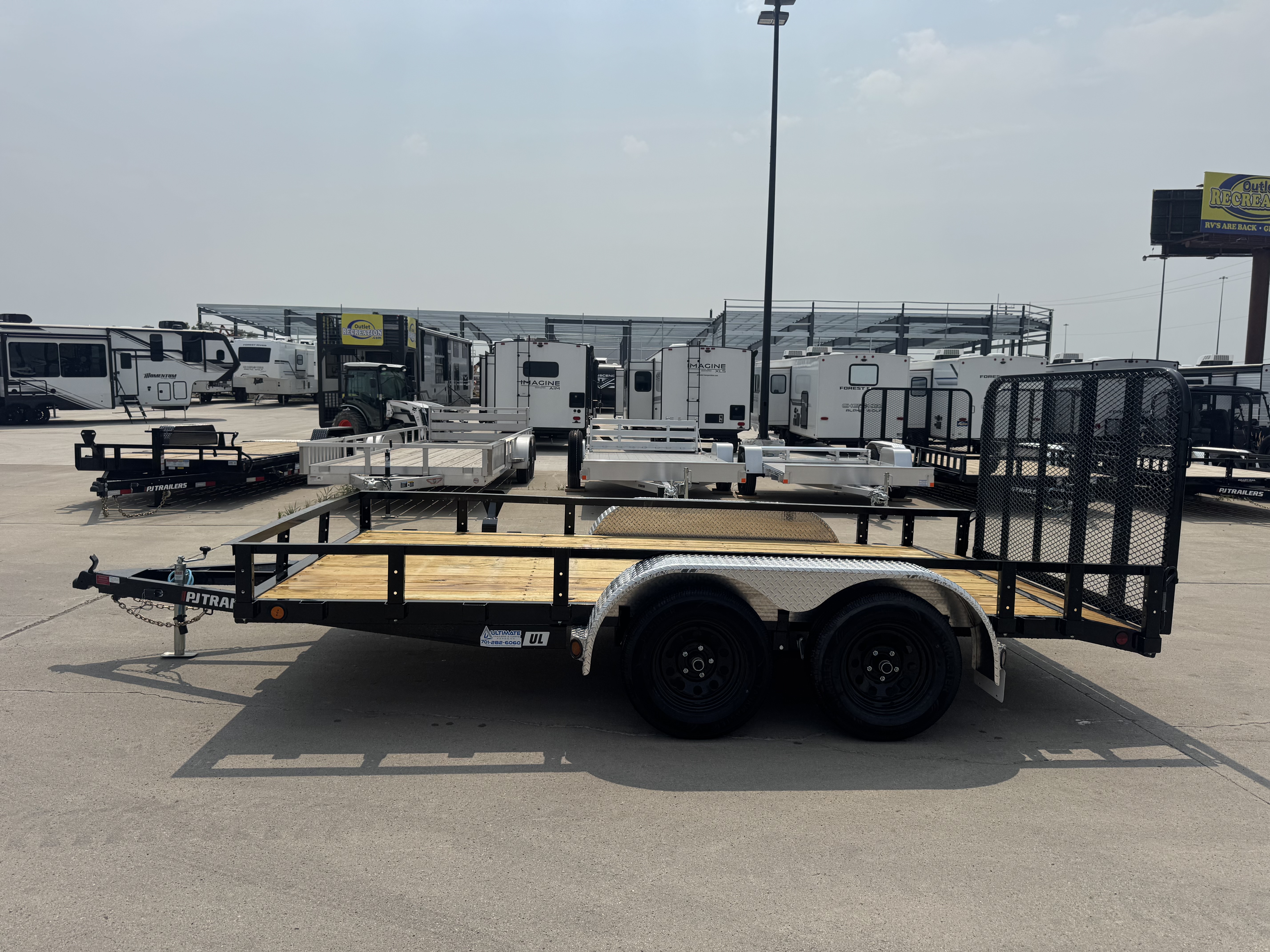 2027 Pj 83''X14' Tandem Utility Trailer